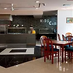 Отель Aquamarine 4*